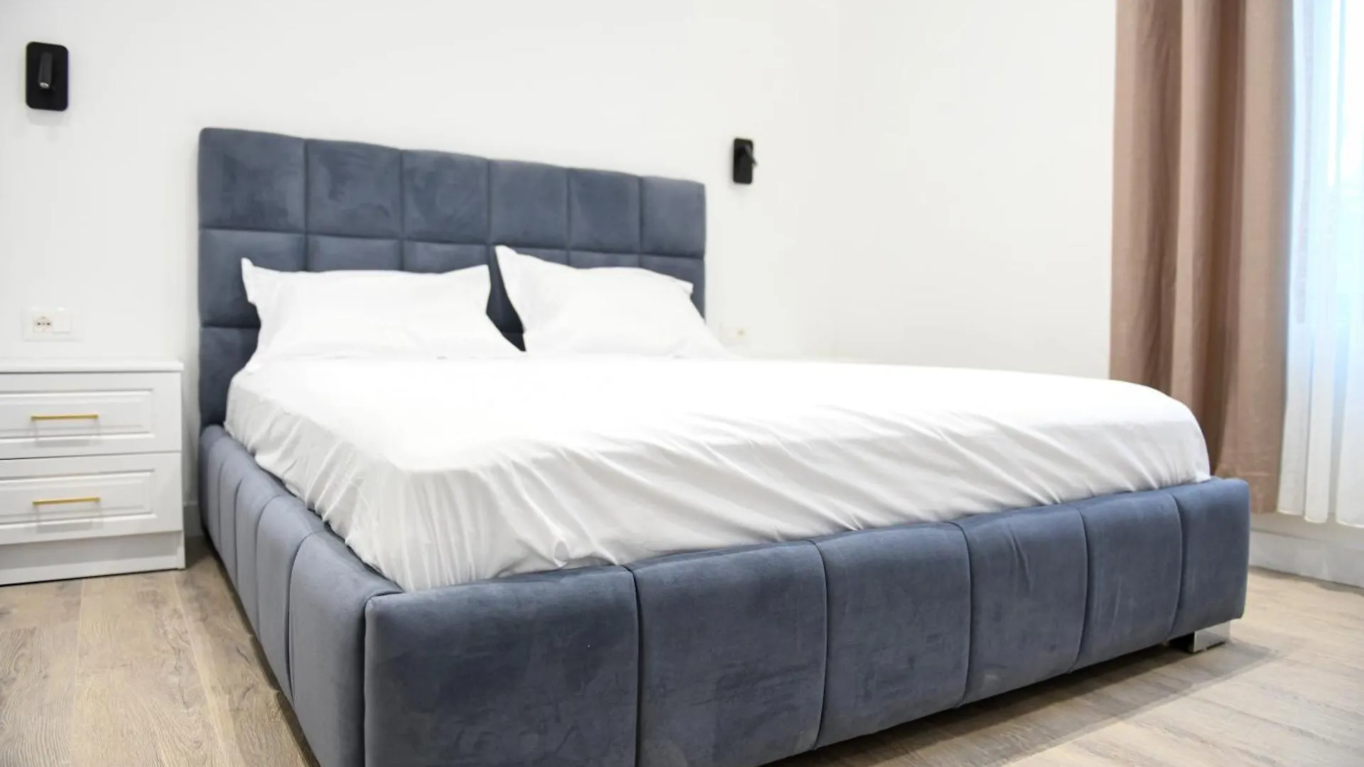 فندق Alpha Rooms بيرات
