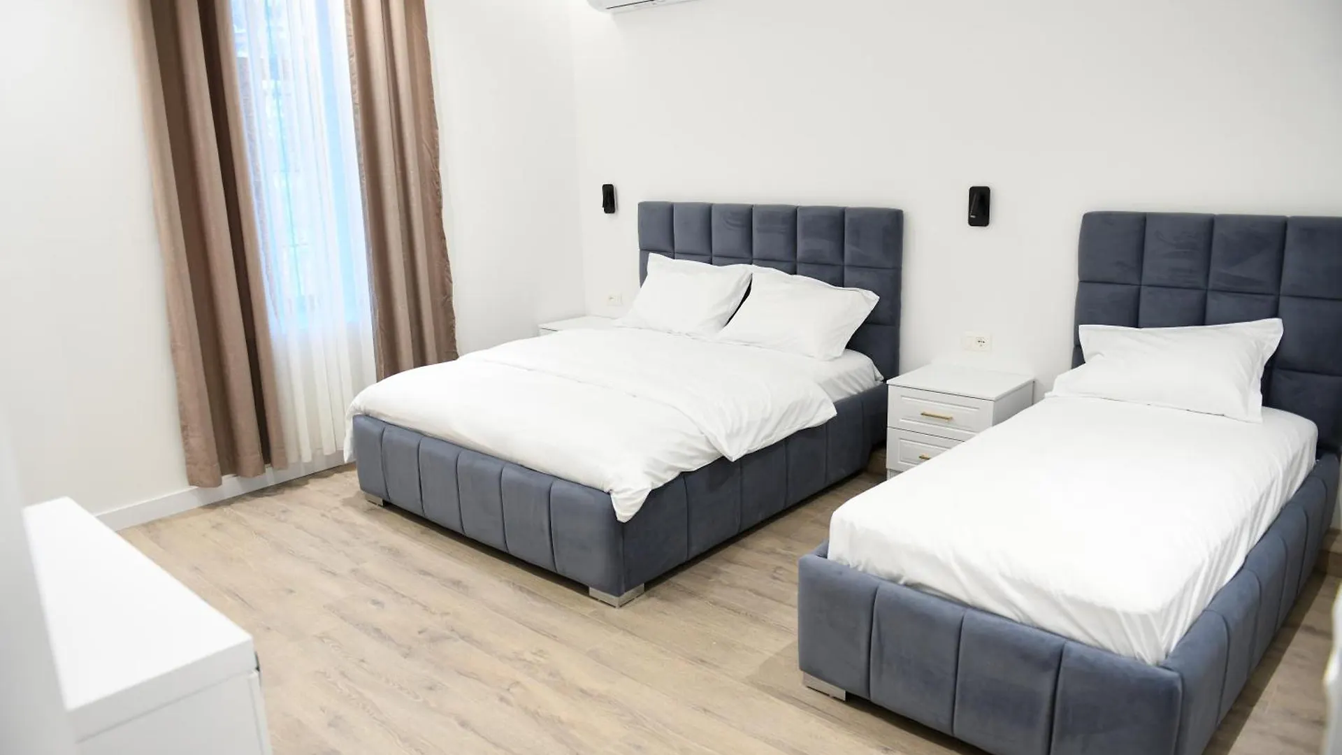 Alpha Rooms 베라트 호텔