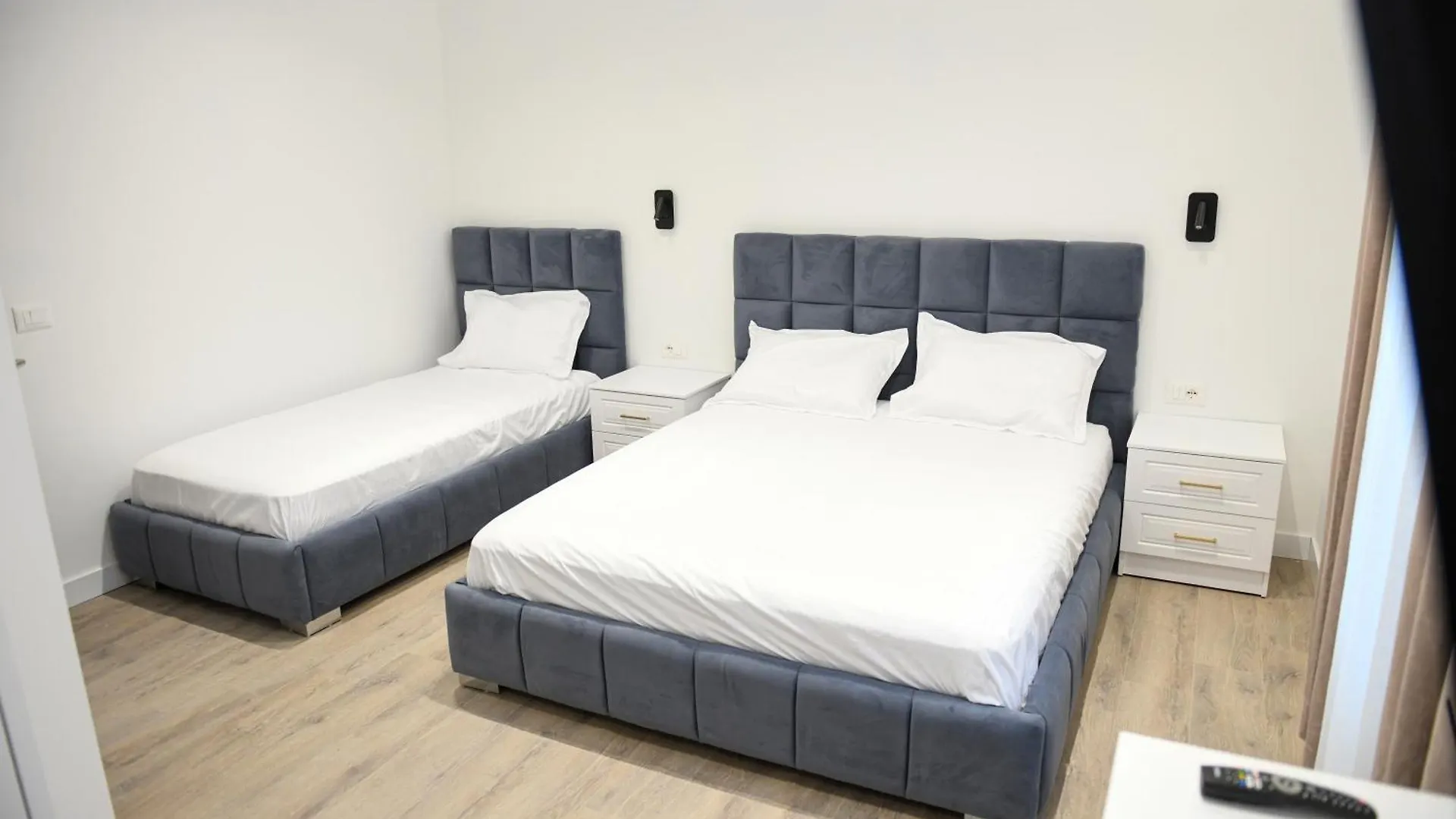 Alpha Rooms 베라트 3*,  알바니아