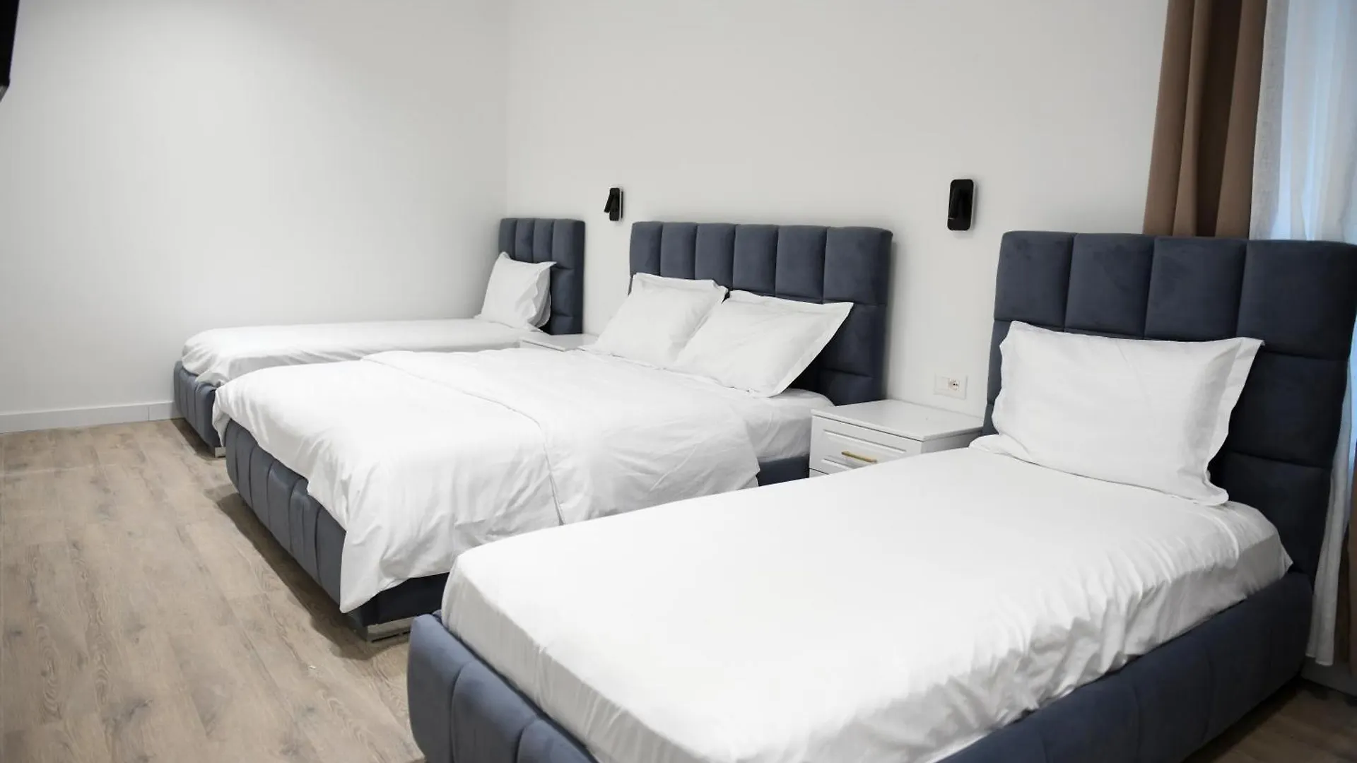 Alpha Rooms 베라트 호텔