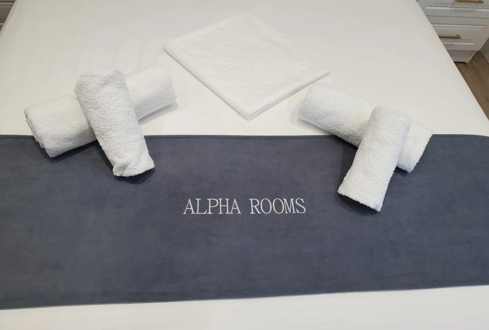 Alpha Rooms 베라트