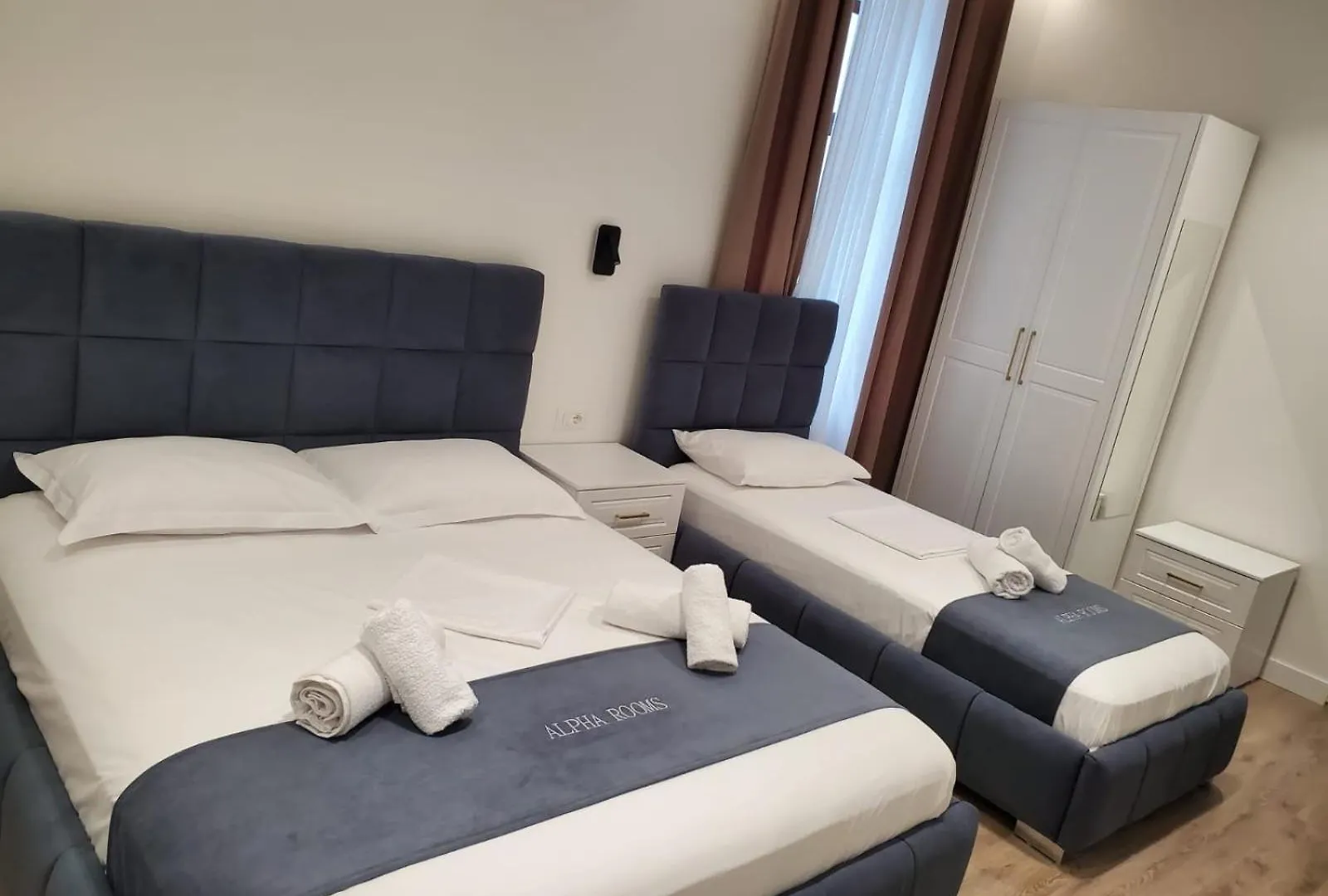 Alpha Rooms 베라트 3*,