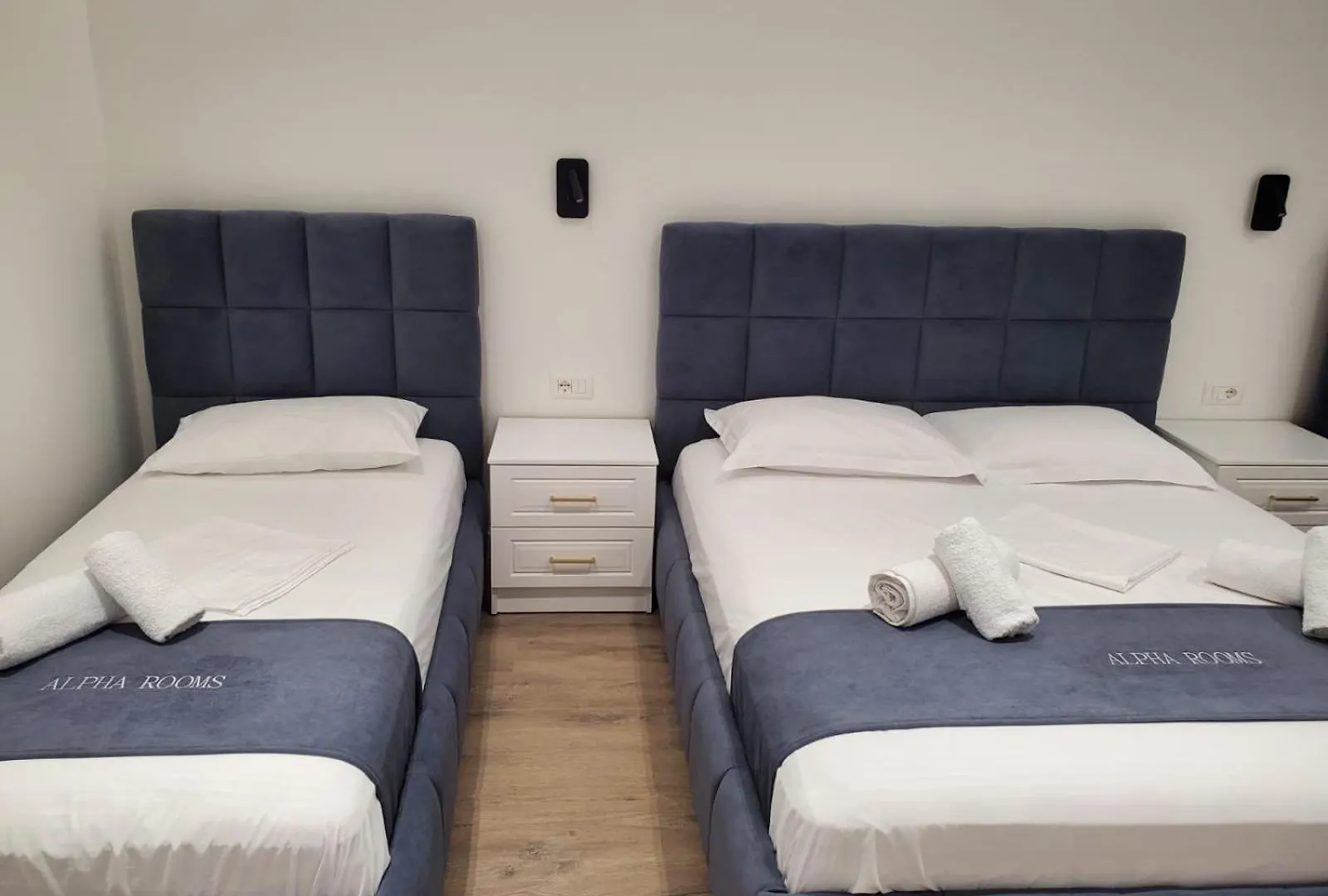 Alpha Rooms 베라트 3*,  알바니아